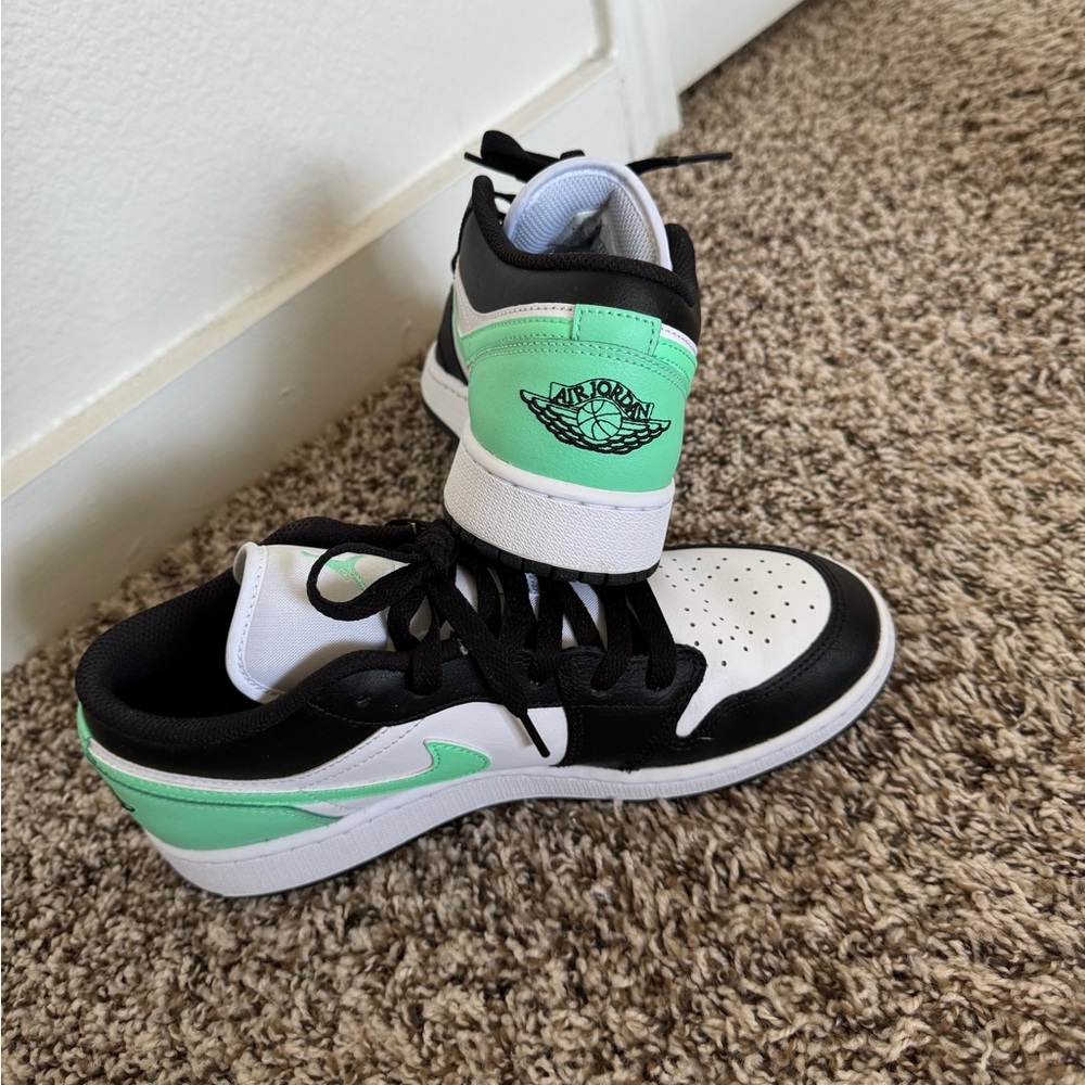 Jordan Kids Sneakers - Black, White, Mint